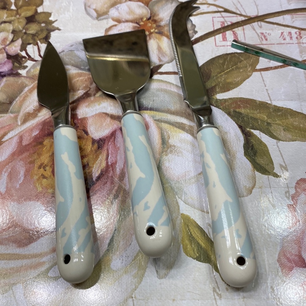 William Sonoma 3 piece unused stainless steel  cutlery w/ceramic handles